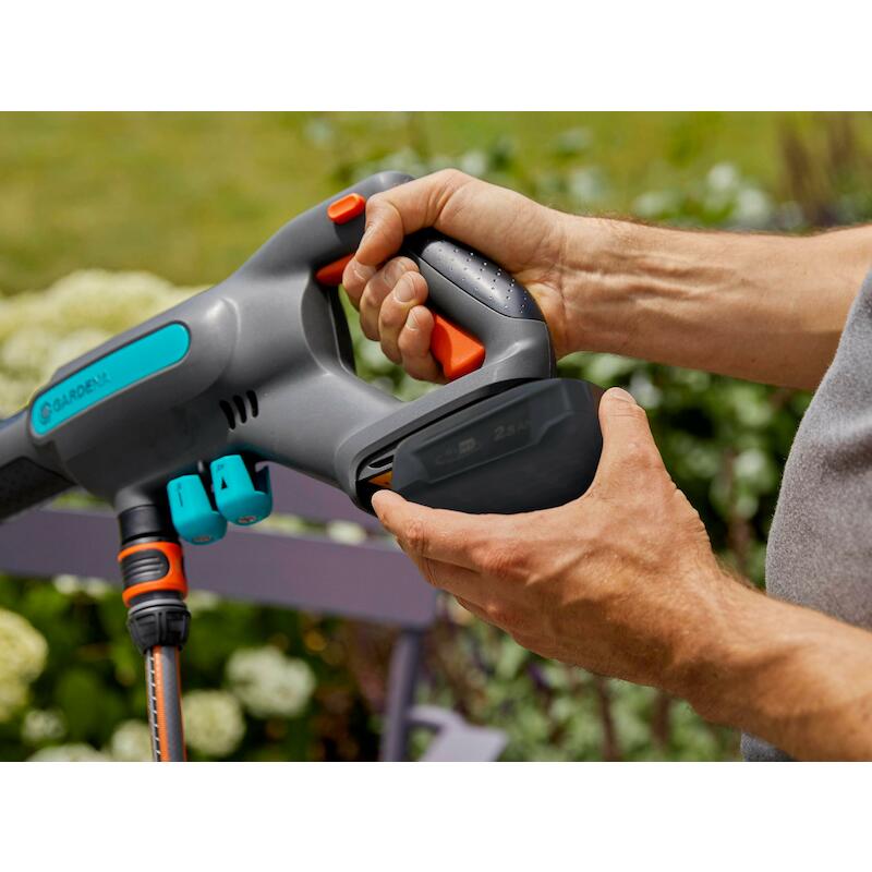 ACCUHOGEDRUKREIN.18V/2,5AH  AQUACLEAN SET  GARDENA