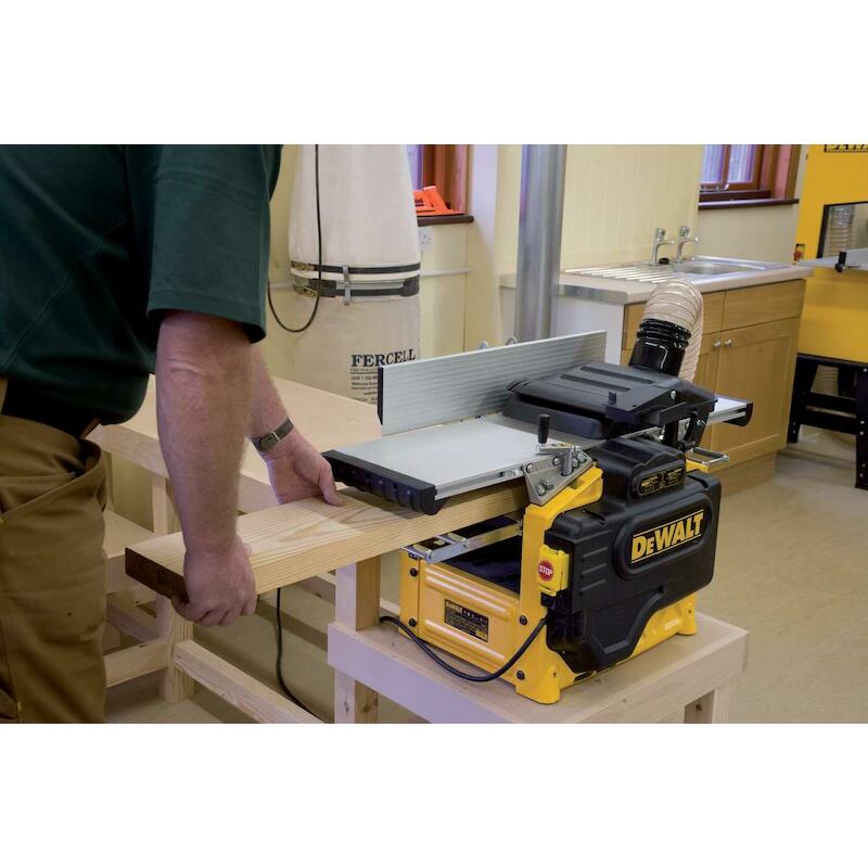 VLAK/VANDIKTEBANK 1800W/4MM D27300          DEWALT