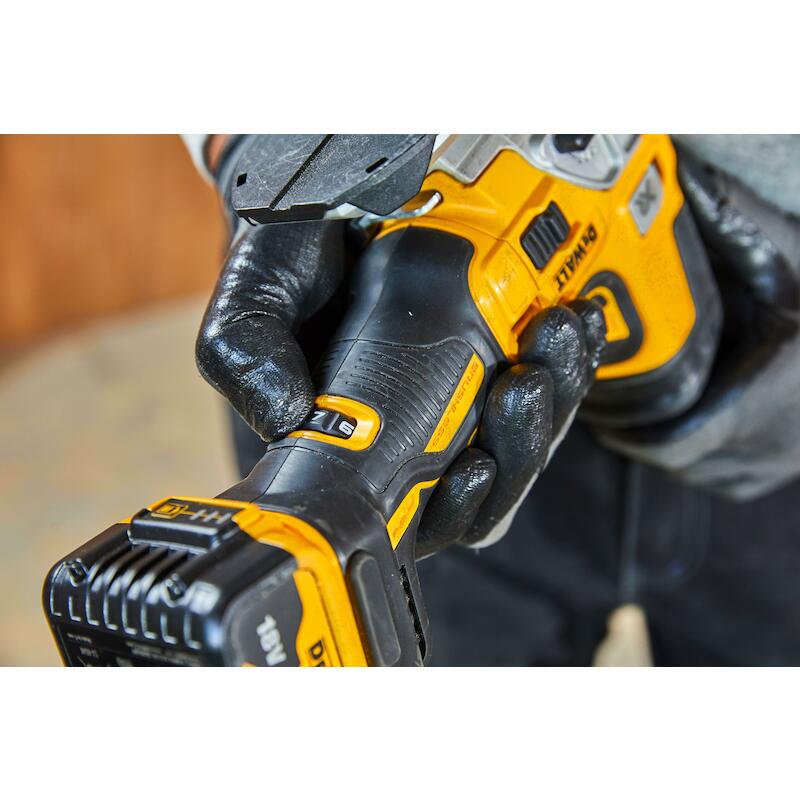ACCUDECOUPEERZAAG 18V/BODY  DCS335N         DEWALT