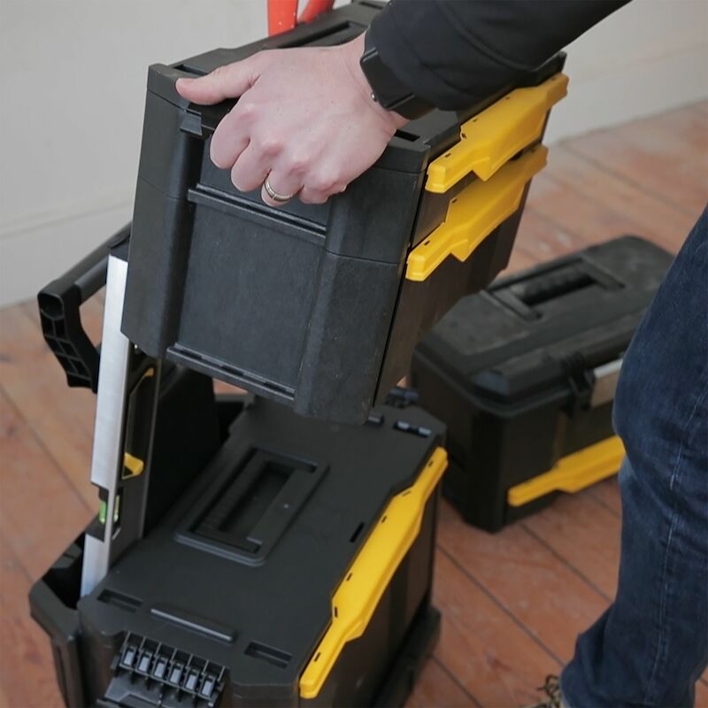 SERVANTE MOBLILE            1-79-206       STANLEY