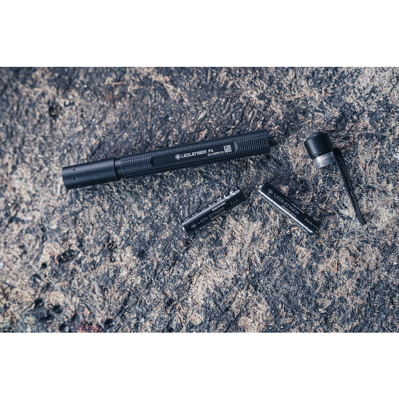LAMPE POCHE 180LM-90M-23H   P4 (2XAAA)   LEDLENSER