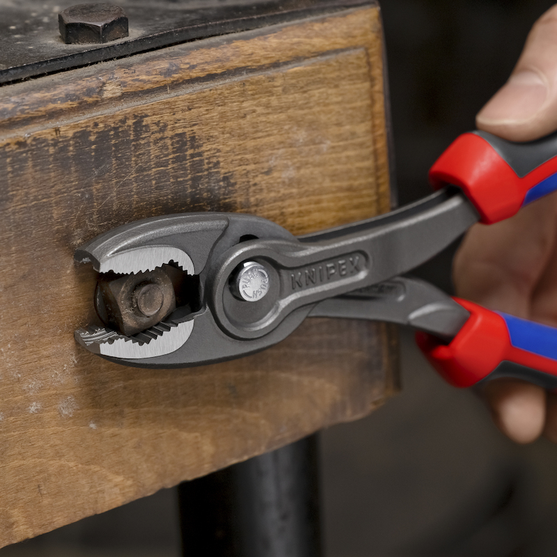 PINCE UNIVERSELLE           02 02 - 200MM   KNIPEX