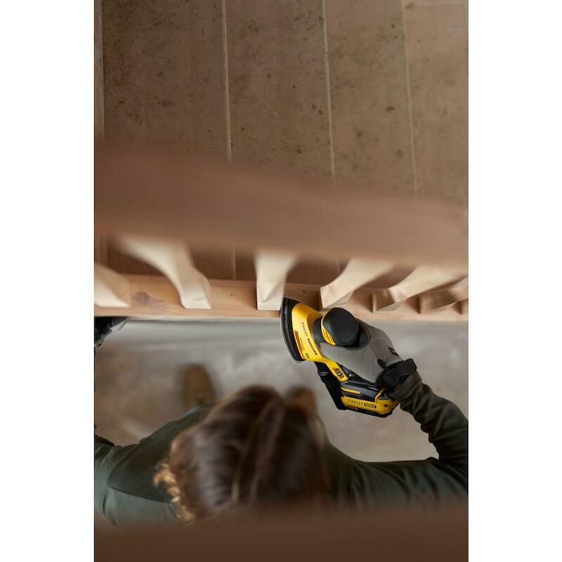 PONÇEUSE TRIANG.18V/BODY    SFMCW221B      STANLEY