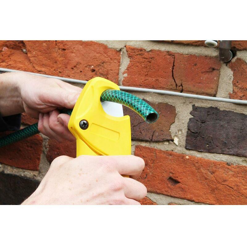 PIJPSNIJDER PLASTIC 28MM    0-70-450       STANLEY