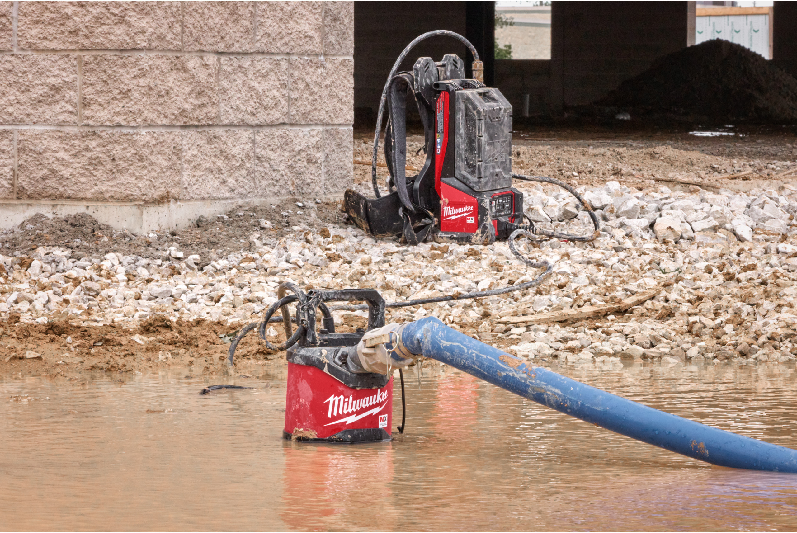 ACCU-DOMPELPOMP 72V/2X8AH   MXF SMP2-802 MILWAUKEE