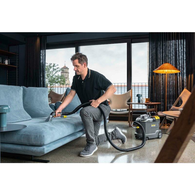 TAPIJTREINIGER 1200W        PUZZI 8/1      KARCHER