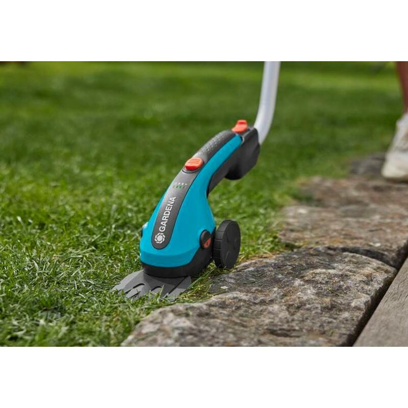 ACCUGRASSCHAAR+STEEL+WIELEN CLASSICCUT LI  GARDENA