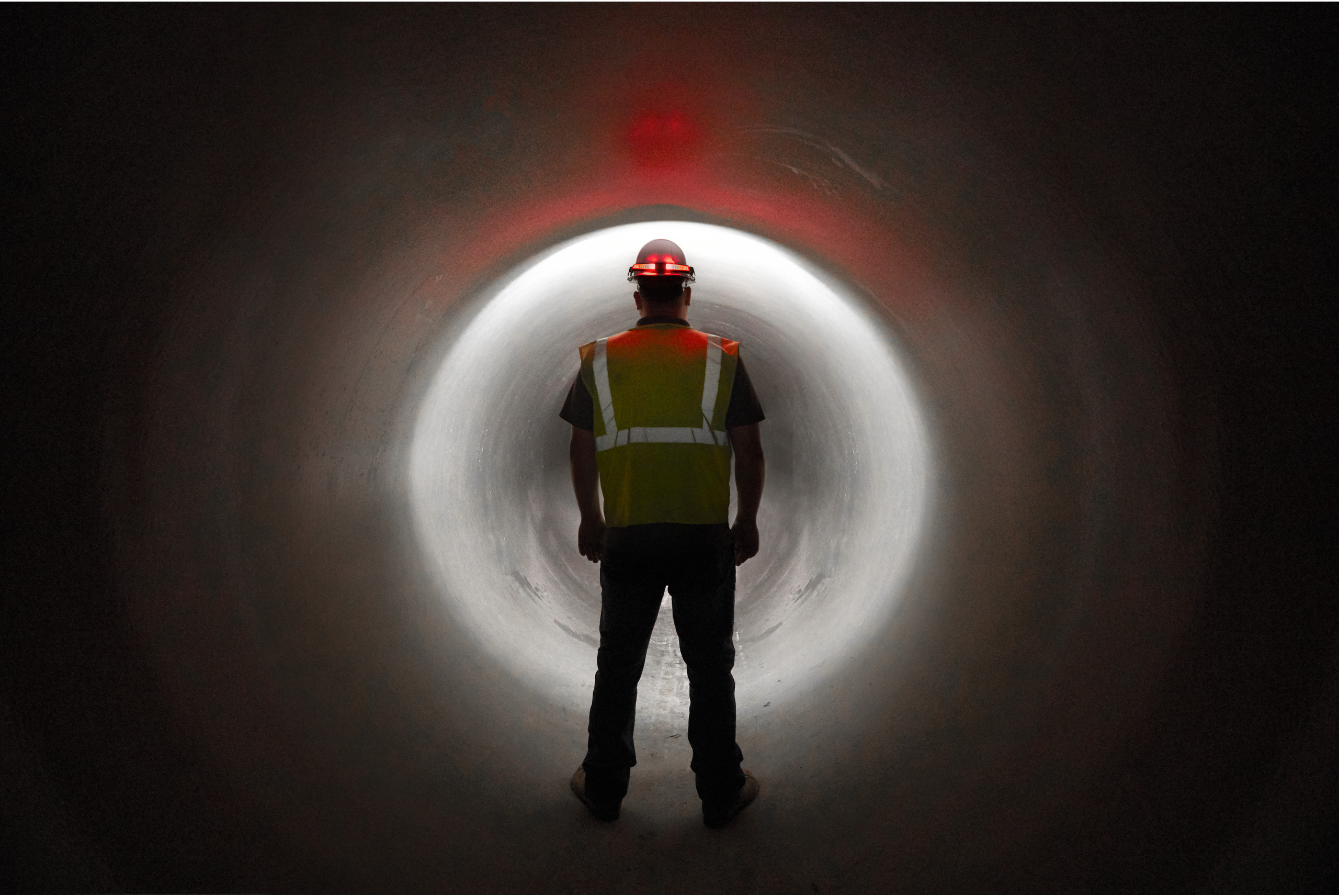 HOOFDLICHT USB OPLAADBAAR   L4 HL-VIS-301 MILWAUKE