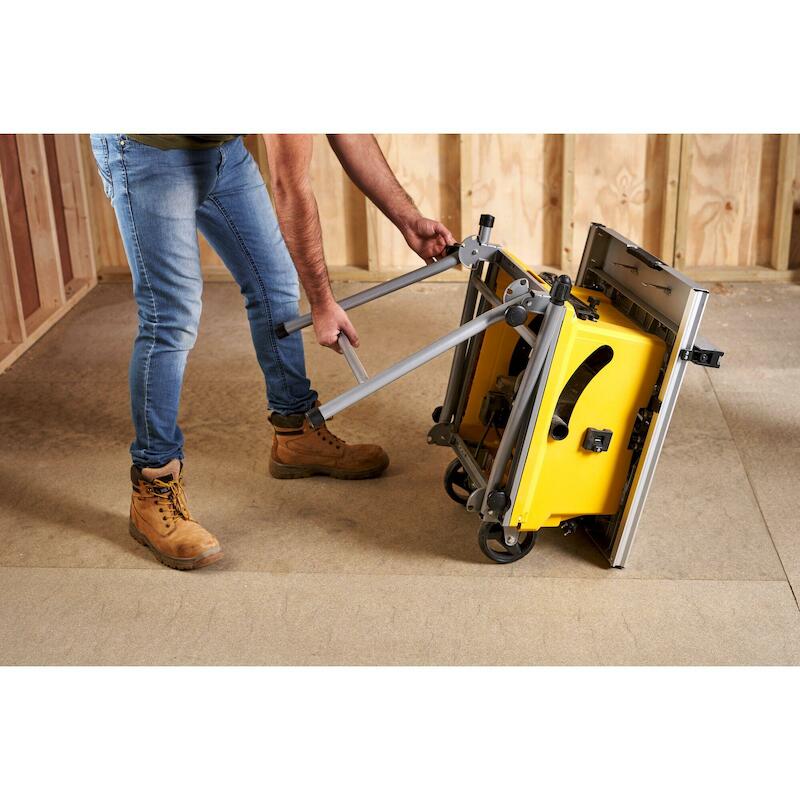 TAFELCIRKELZAAG 1800W/254MM SST1800        STANLEY