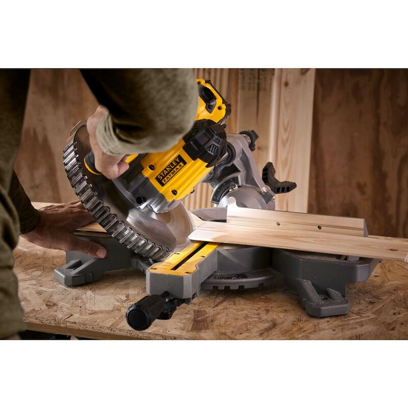 ACCU-AFKORTZAAG   18V/4AH   SFMCS701M1     STANLEY