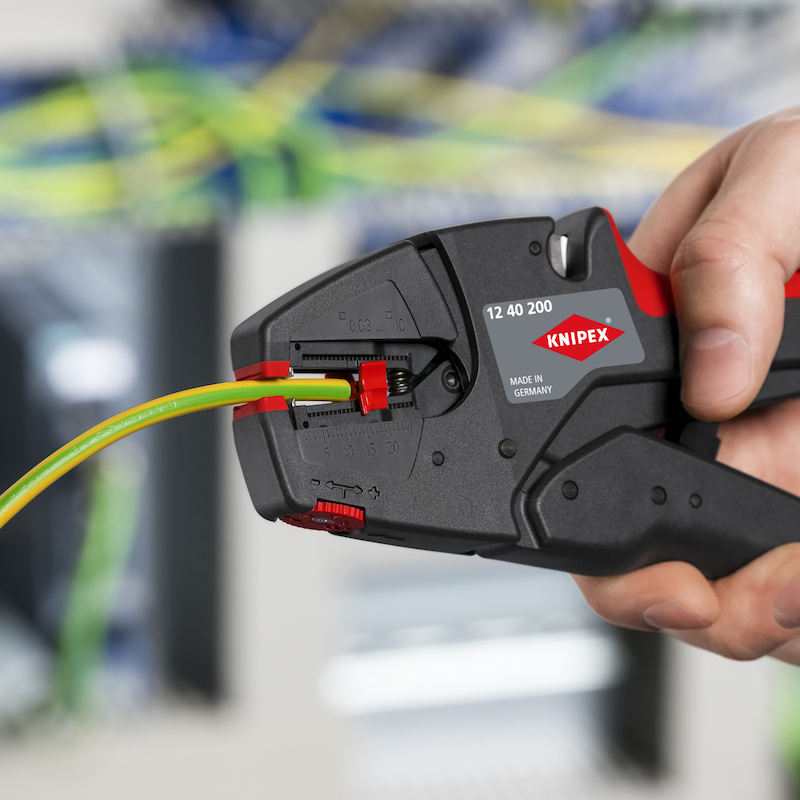 ZELFINST.STRIPTANG 0,03-10  12 40 - 200     KNIPEX