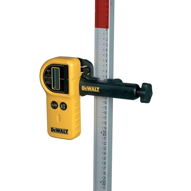 MIRE GRADUÉE ALU 2,4M       DE0737          DEWALT