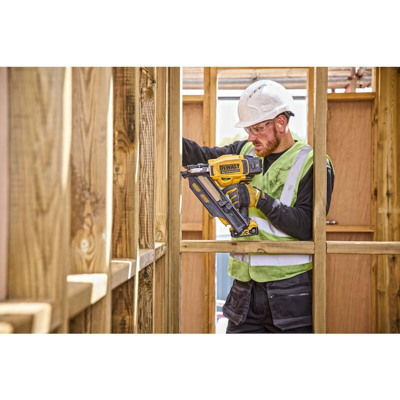 ACCUNAGELPISTOOL 18V/BODY   DCN930N         DEWALT