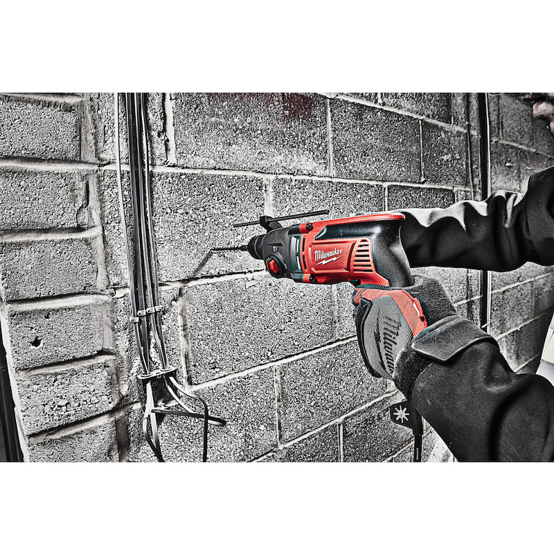 MART.PERFORATEUR 800W SDS+  PFH 26 T(COFF)MILWAUKE
