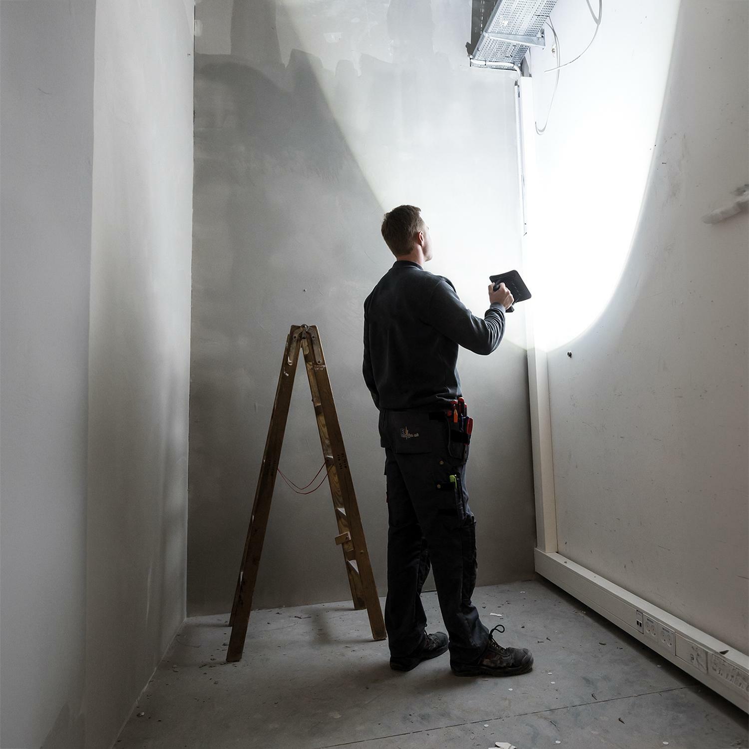 LAMPE DE TRAVAIL LED NOVA   03.6201 2000LM RECHAR.
