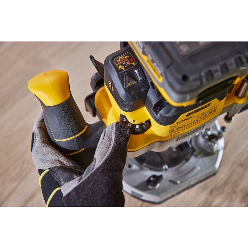 DEFONCEUSE ACCU 18V/BODY    DCW620NT        DEWALT