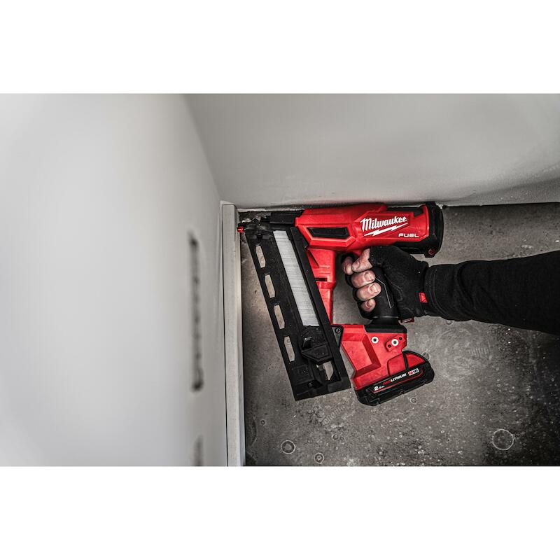 ACCU-NIETMACHINE 18V/2X2AH  M18 FN16GA-202X MILWAU