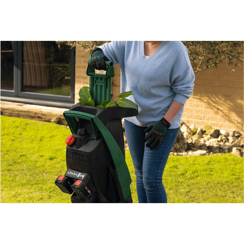 FLUISTERHAKSELAAR 18V/2X4AH UNIVERSALSHREDDER BOSC