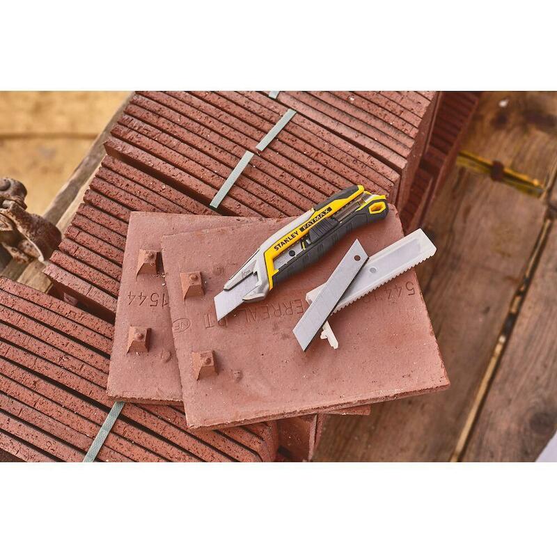 CUTTER FATMAX 18MM          FMHT10594-0    STANLEY