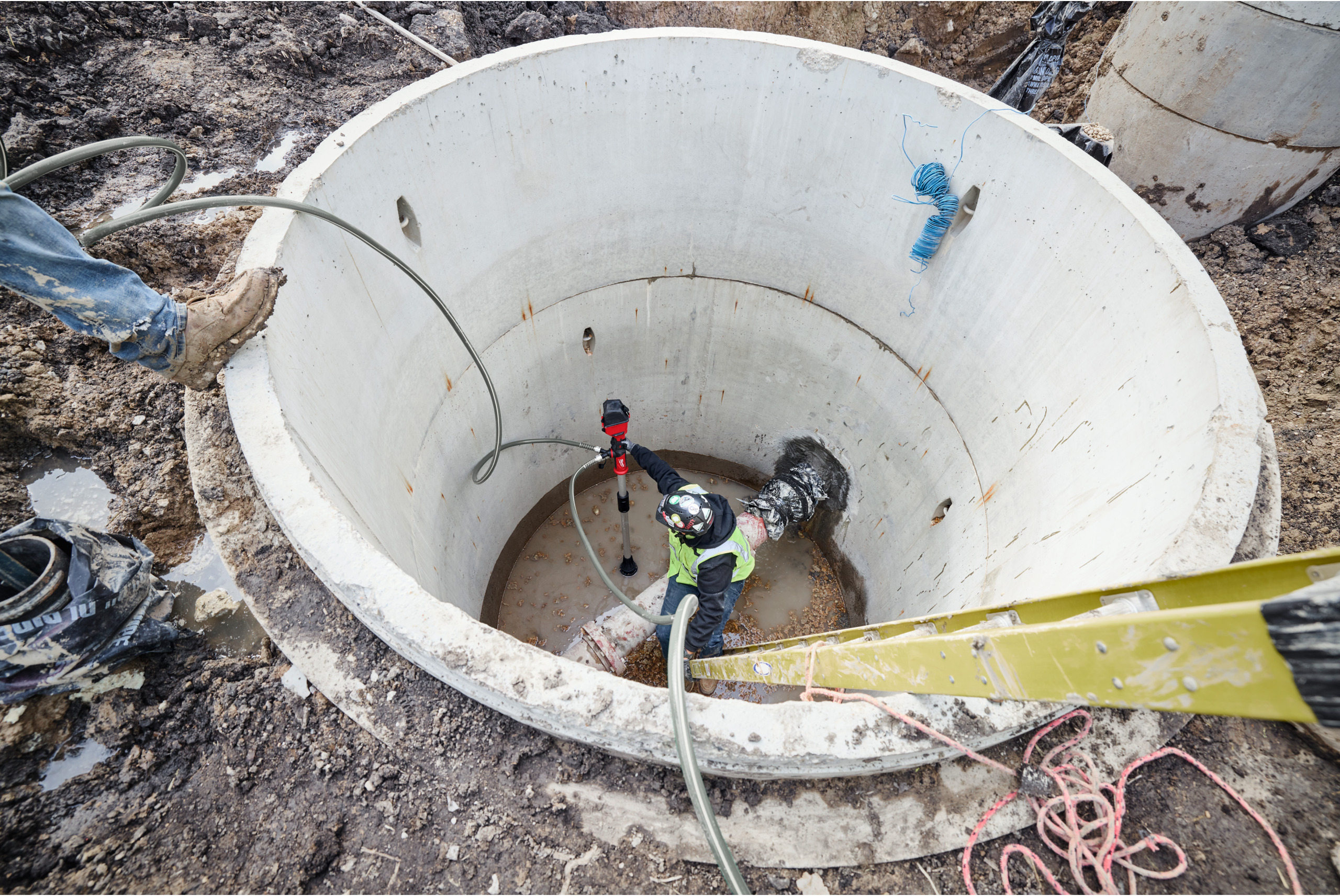 ACCU-STAAFWATERPOMP 18V/8AH M18 BLSWP-801     MILW