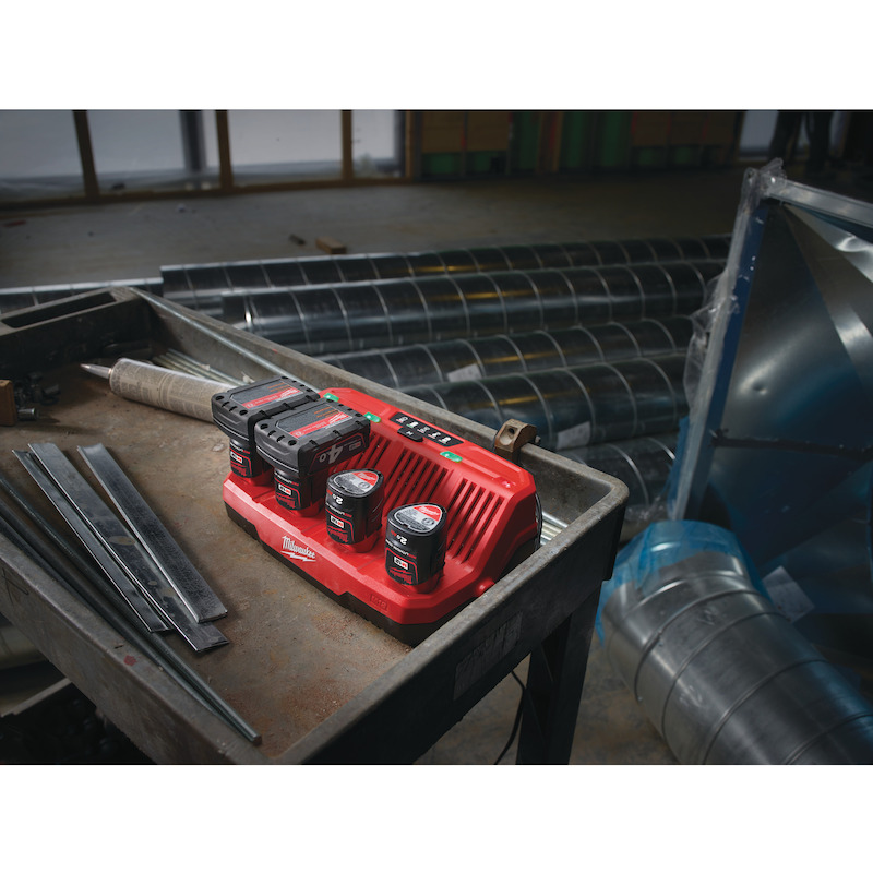 ACCULADER 12V               M12 C4       MILWAUKEE