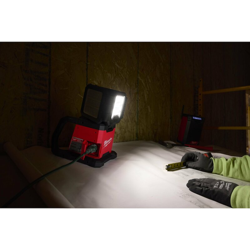 WERFLAMP 18V/BODY 3 KOPPEN  M18 MDTL-0   MILWAUKEE