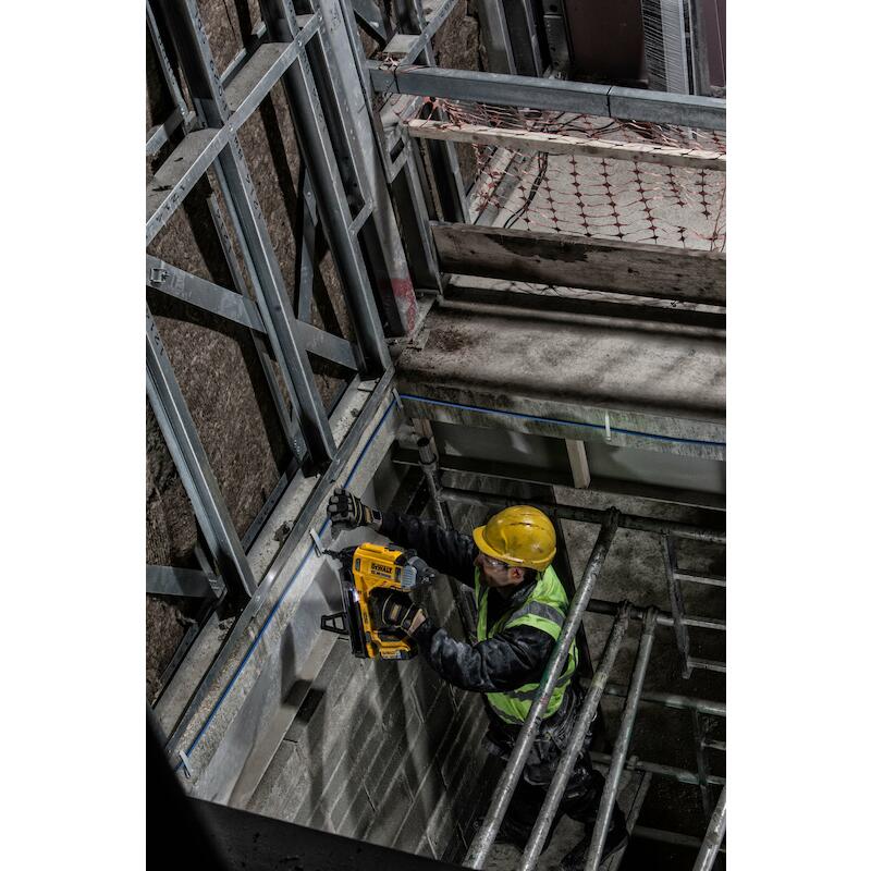 CLOUEUR BETON 18V/2X5AH     DCN890P2(COFF)  DEWALT
