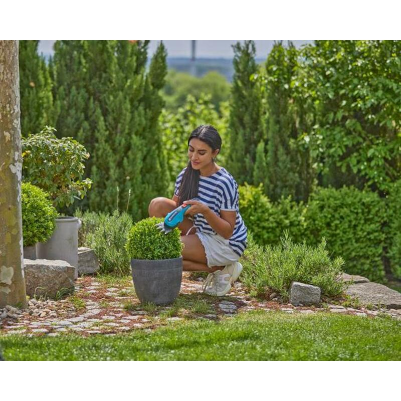 ACCUGRASSCHAAR+STEEL+WIELEN COMFORTCUT LI  GARDENA