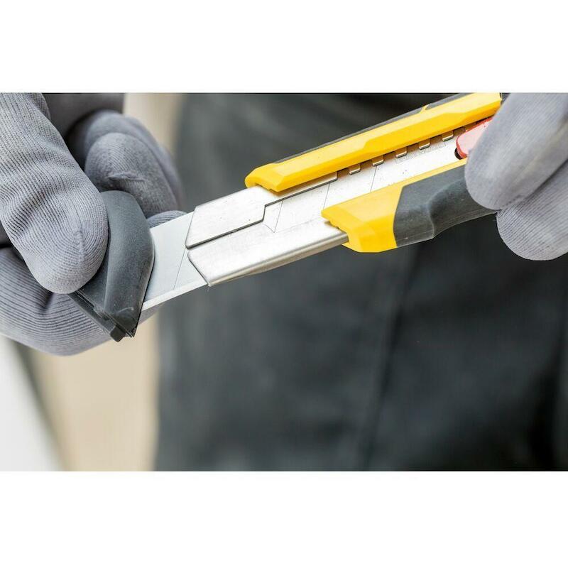 CUTTER AVEC MOLETTE 25MM    FMHT10330-0    STANLEY