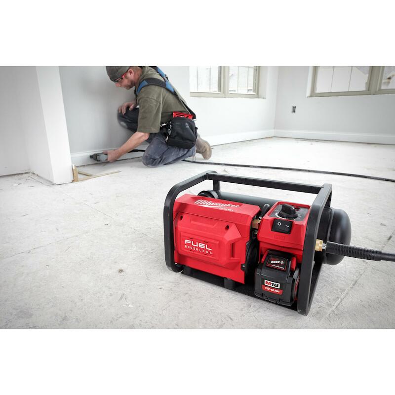 ACCUCOMPRESSOR 18V/BODY     M18 FAC-0    MILWAUKEE