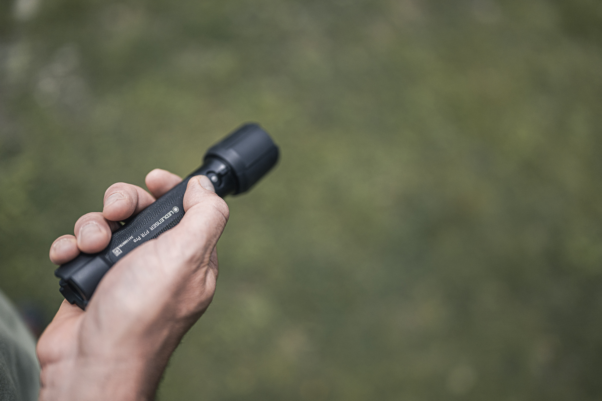 ZAKLAMP 2000LM-320M-60U     P7R OPLAADB. LEDLENSER