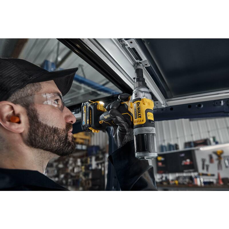 BLINDKLINKNAGELTANG 18V/BOD DCF414NT-XJ     DEWALT