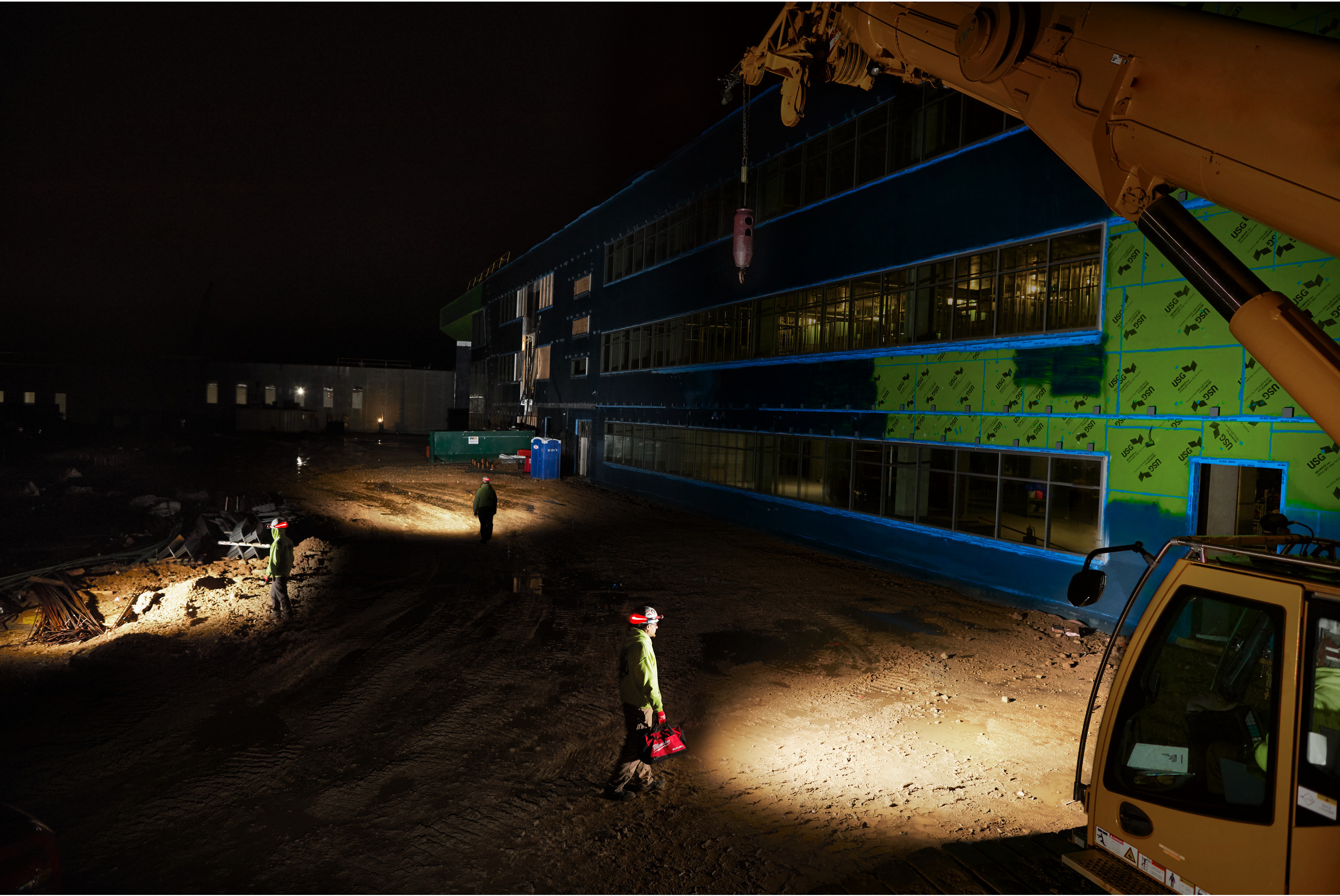 HOOFDLICHT USB OPLAADBAAR   L4 HL-VIS-301 MILWAUKE