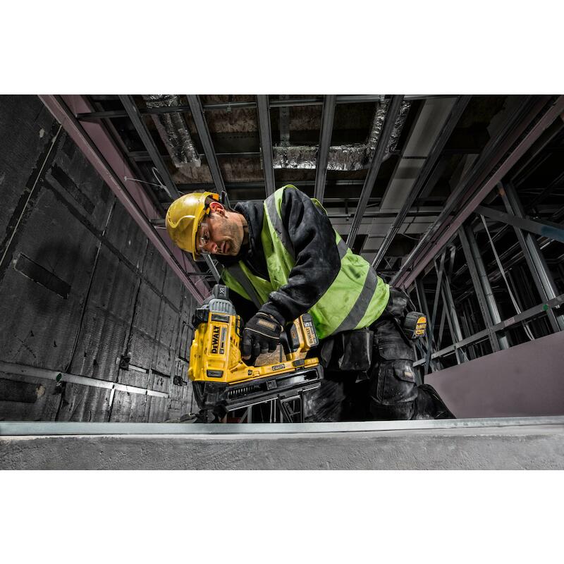 CLOUEUR BETON 18V/2X5AH     DCN890P2(COFF)  DEWALT
