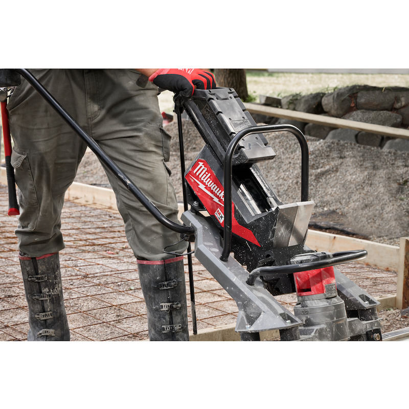 REGLE VIBR.BETON  72V/2X3AH MXF PSC-302  MILWAUKEE
