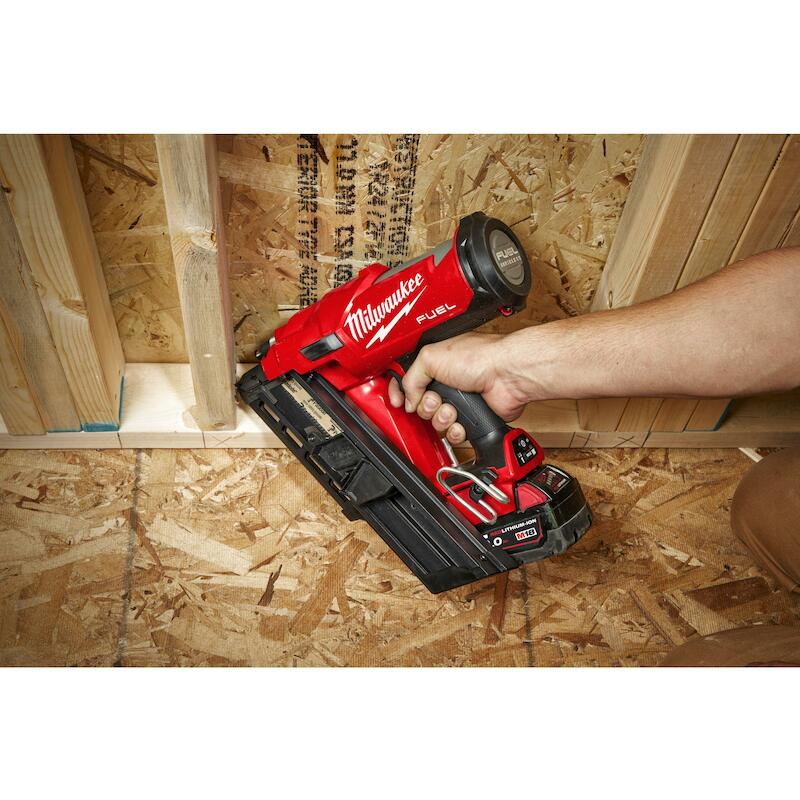CLOUER/ACCU 18V/2X5AH       M18 FFN-502C MILWAUKEE