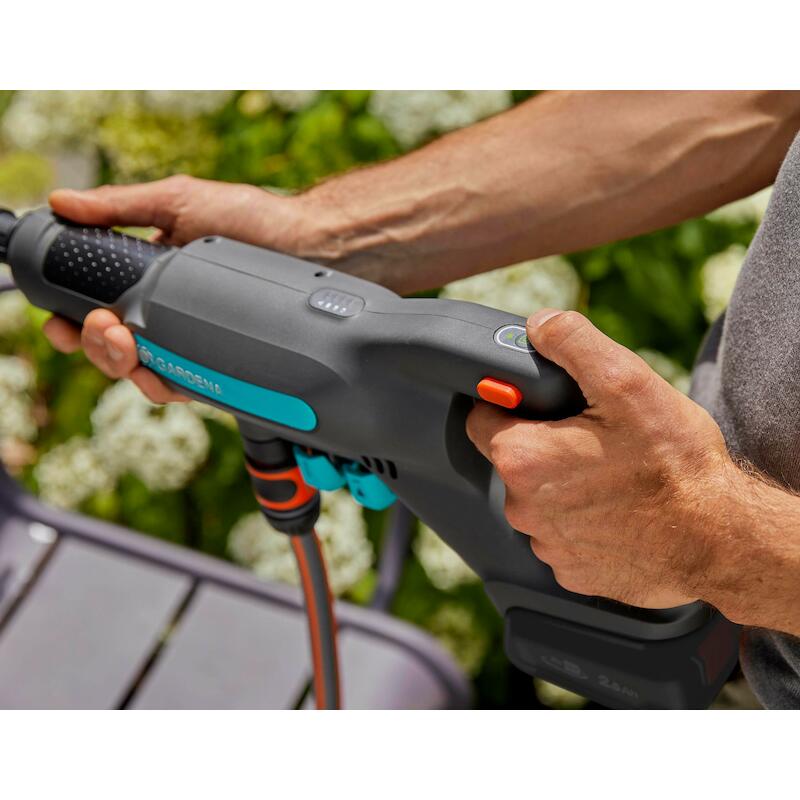 ACCUHOGEDRUKREIN.18V/2,5AH  AQUACLEAN SET  GARDENA
