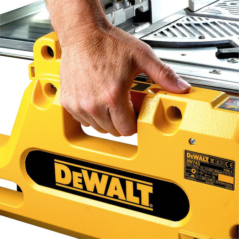 COMBINATIEZAAG 2000W/250MM  DW743N          DEWALT