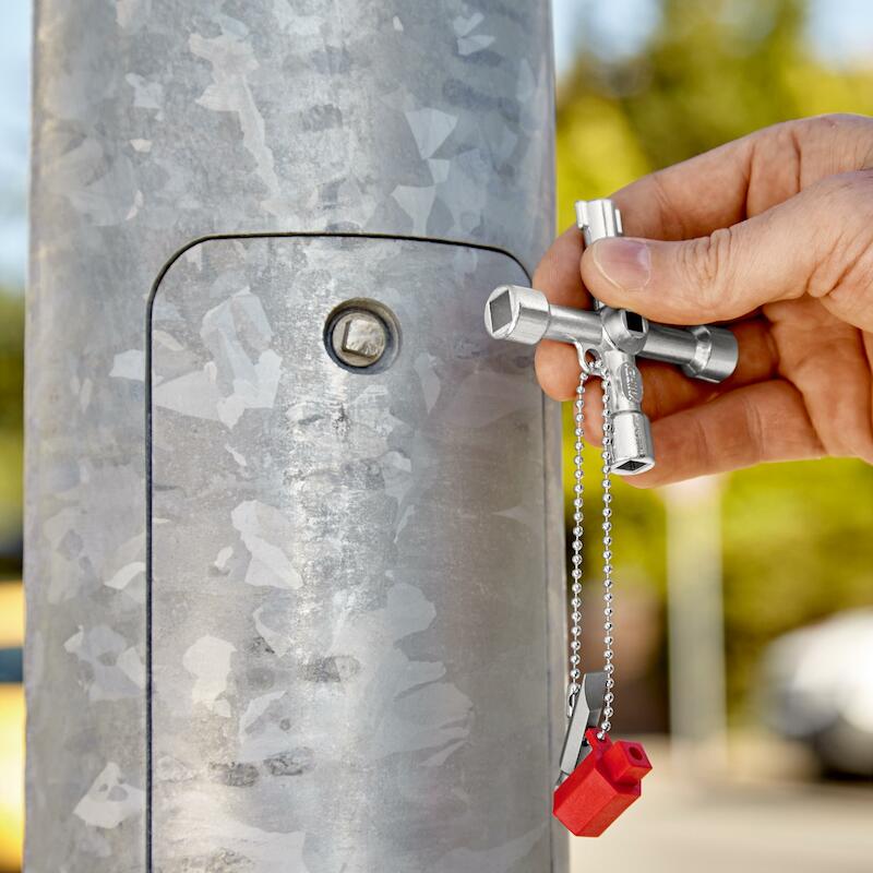 KNIPEX 1103 SCHAKELKASTSLEUTEL VOOR ALLE STANDAARDSCHAKELKASTEN EN AFSLUITSYSTEMEN 76 MM