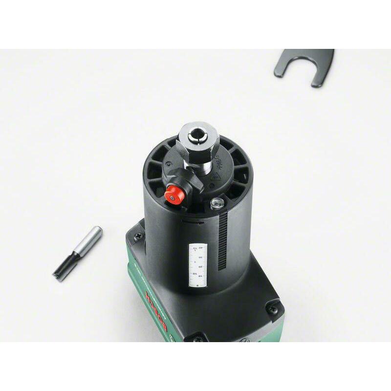 AFFLEUREUSE ACCU 18/BODY    TRIMROUTER 18V   BOSCH