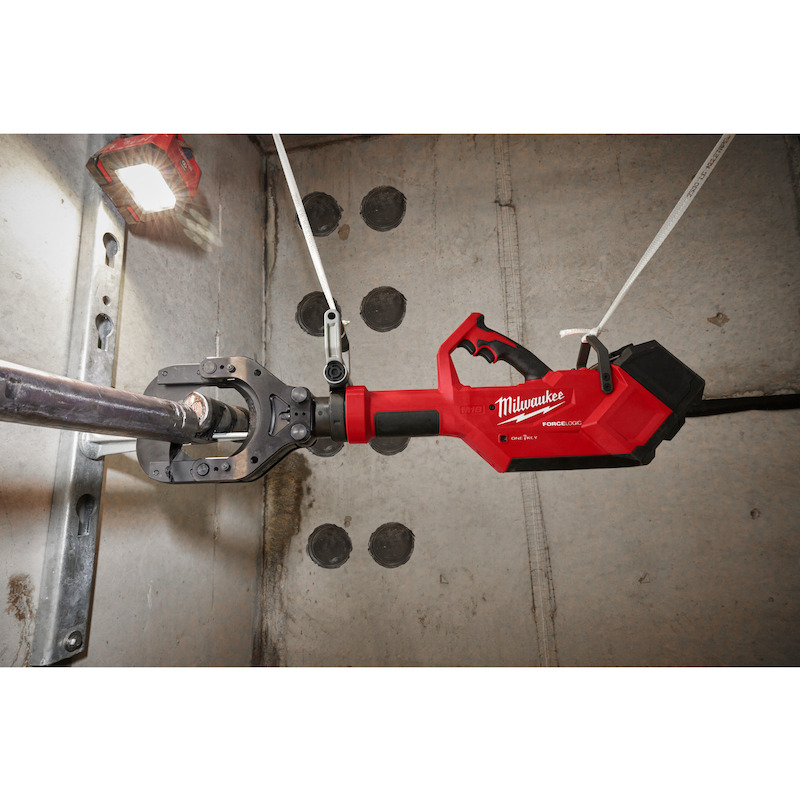 COUPE-CABLE/ACCU 18V/2X8AH  M18 HSFC125R-802C MILW
