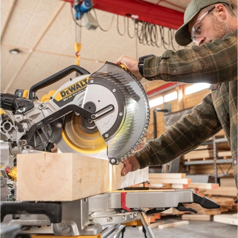 ACCU-AFKORTZAAG 18V/BODY    DCS782N-XJ      DEWALT