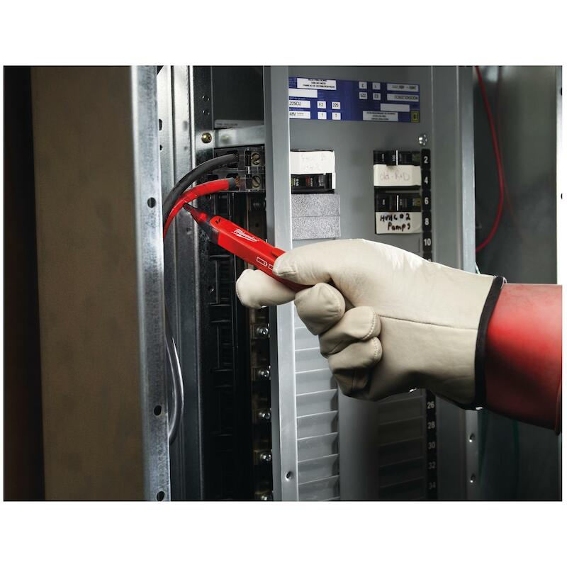 VOLTAGEDETECTOR 50-1000V    2200-40 (2XAAA)MILWAUK