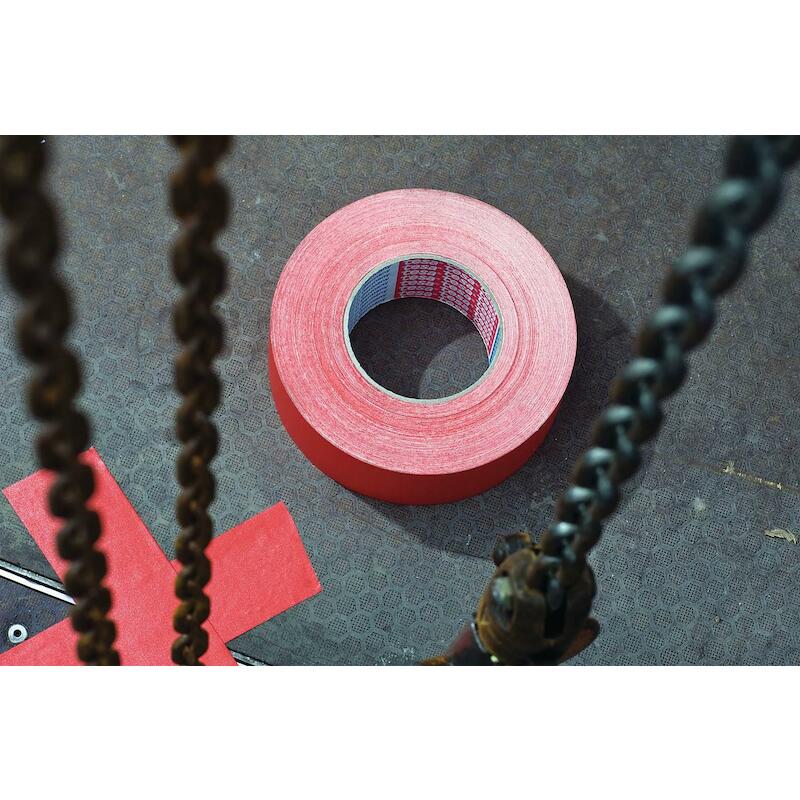 KLEEFBAND - TESA 04688 TESABAND PE-GEËXTRUDEERD TEXTIEL - ZWART 50 MM X 50 M