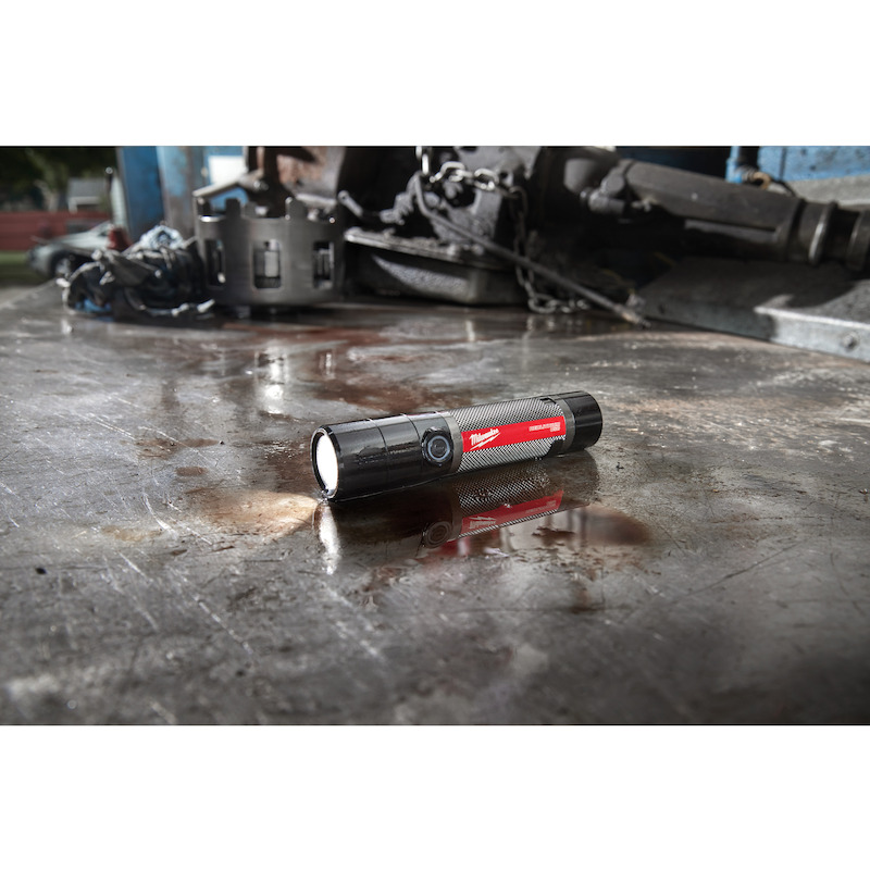 LAMPE POCHE RECHARGEABLE    L4 FMLED-301 MILWAUKEE