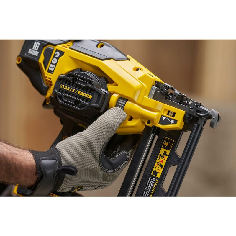 ACCU-NAGELPISTOOL 18V/BODY  SFMCN616B      STANLEY