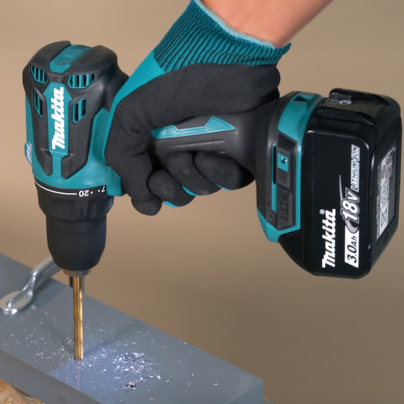 ACCUBOORSCHROEFM.18V/2X4AH  DDF490 (MAKPAC) MAKITA