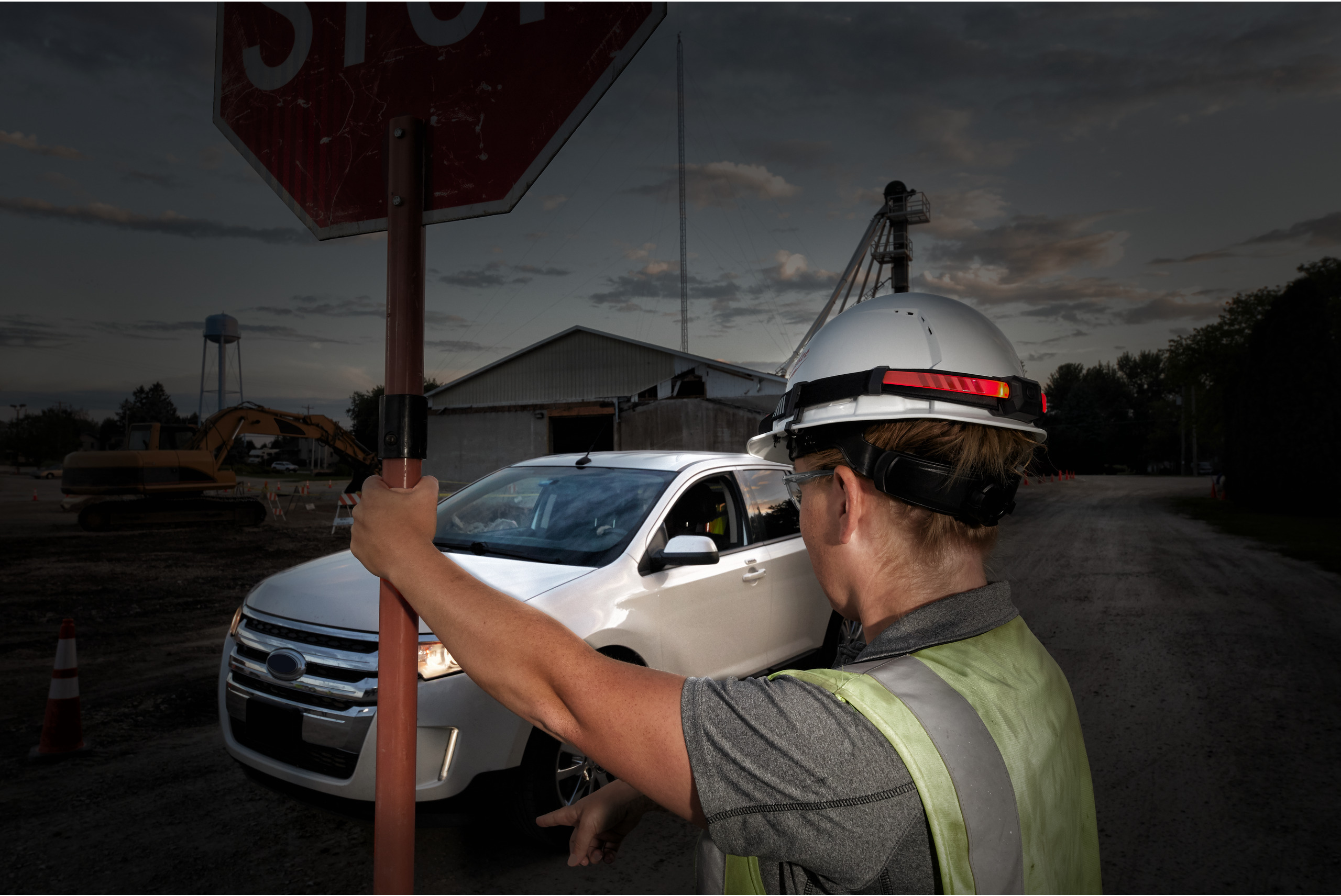 HOOFDLICHT USB OPLAADBAAR   L4 HL-VIS-301 MILWAUKE