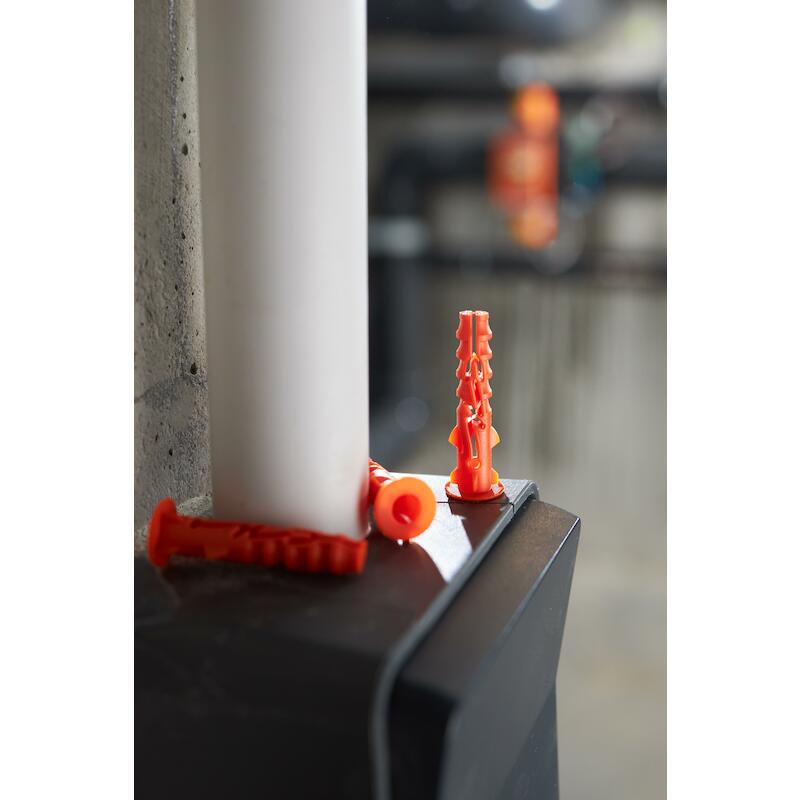 NYLONPLUG 6X30 MET KRAAG    NYL        057080 SPIT