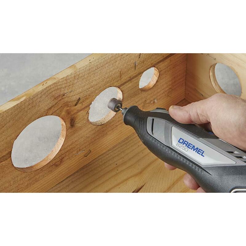 OUTIL MULTI-USAGE 12V/2AH   8250-5 + 5ACC.  DREMEL